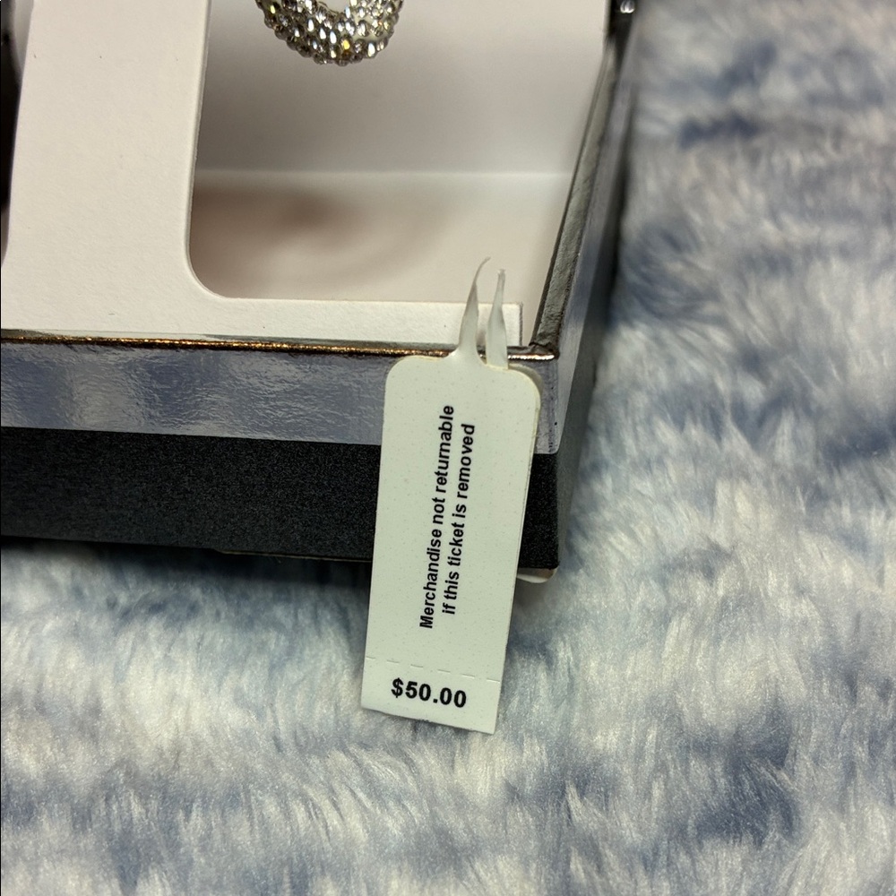 Silver Plated J Hoop Earring Extreme Sparkle!! New in Box - Picture 5 of 5